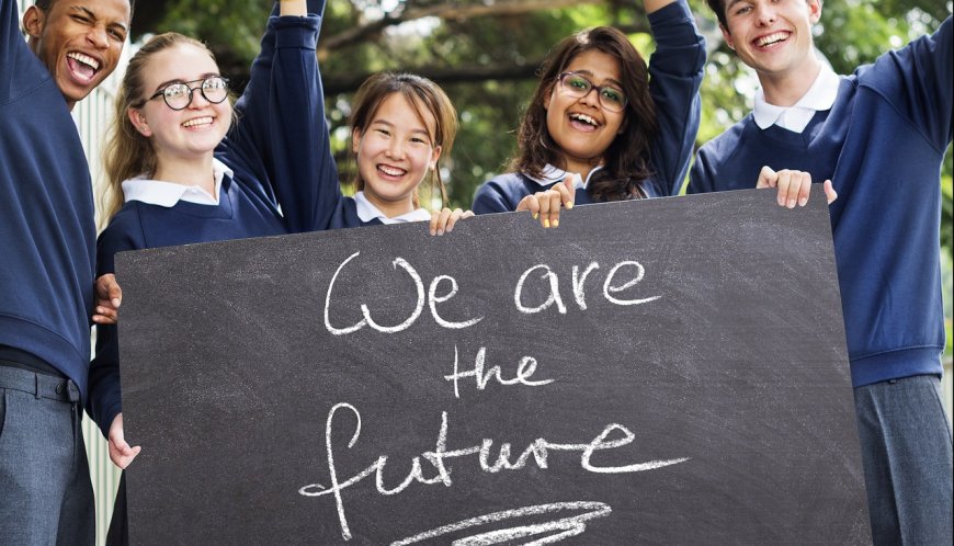 Simple Future Tense क्या है? नियम, उदाहरण और प्रयोग (हिंदी में)
